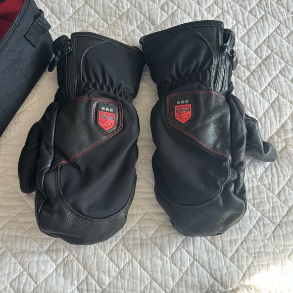 HESTRA Ladies Mittens, Size 8, no power, heaters are removed - Picture 1 of 5